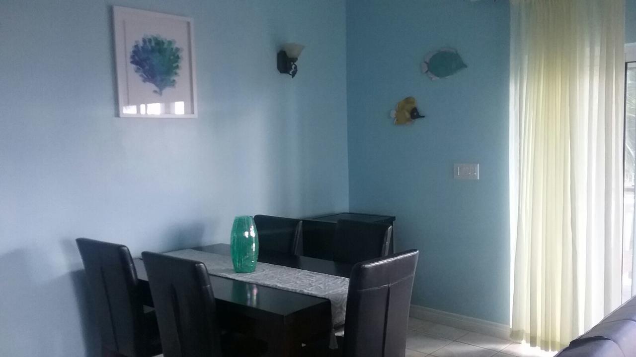 Queen Angel Resort Apartment Providenciales Exterior photo