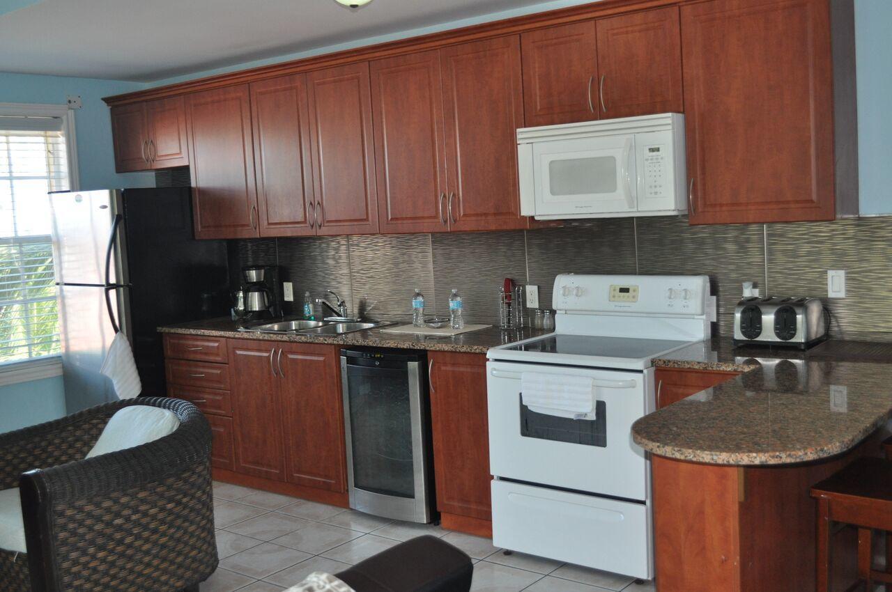 Queen Angel Resort Apartment Providenciales Exterior photo